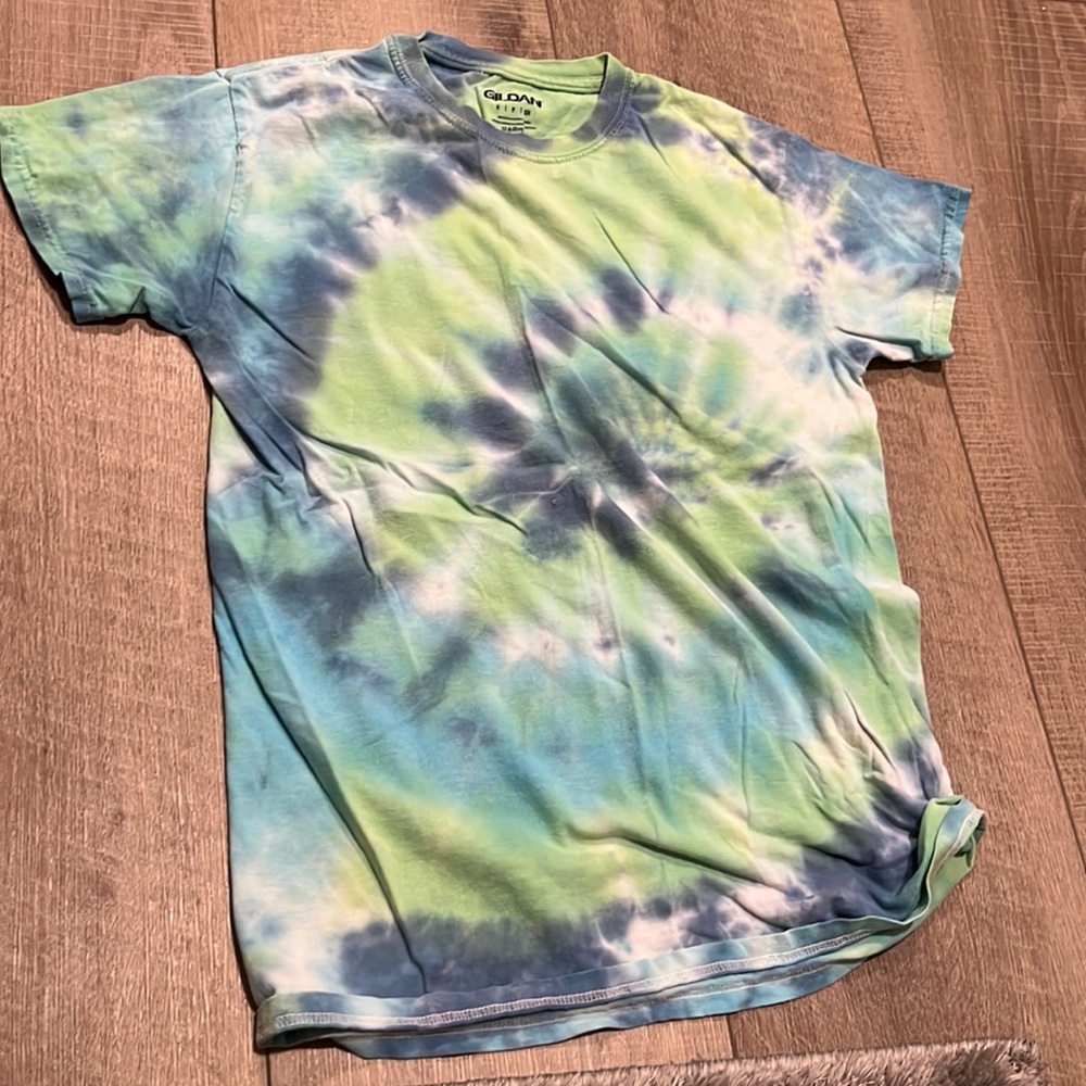 Handmade. Tie-dye. Gildan. Small.